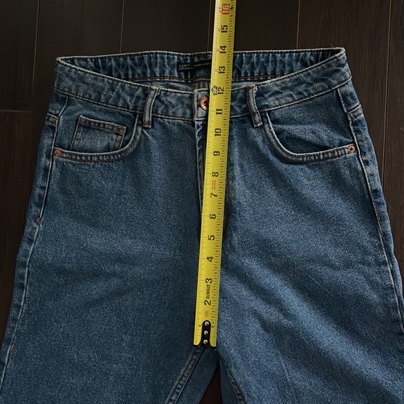 ZARA Medium wash Mom Jeans - Picture 5 of 8